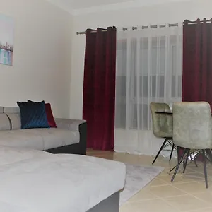  Apartment Casa Jasmim, Near Airport, 6km Beach